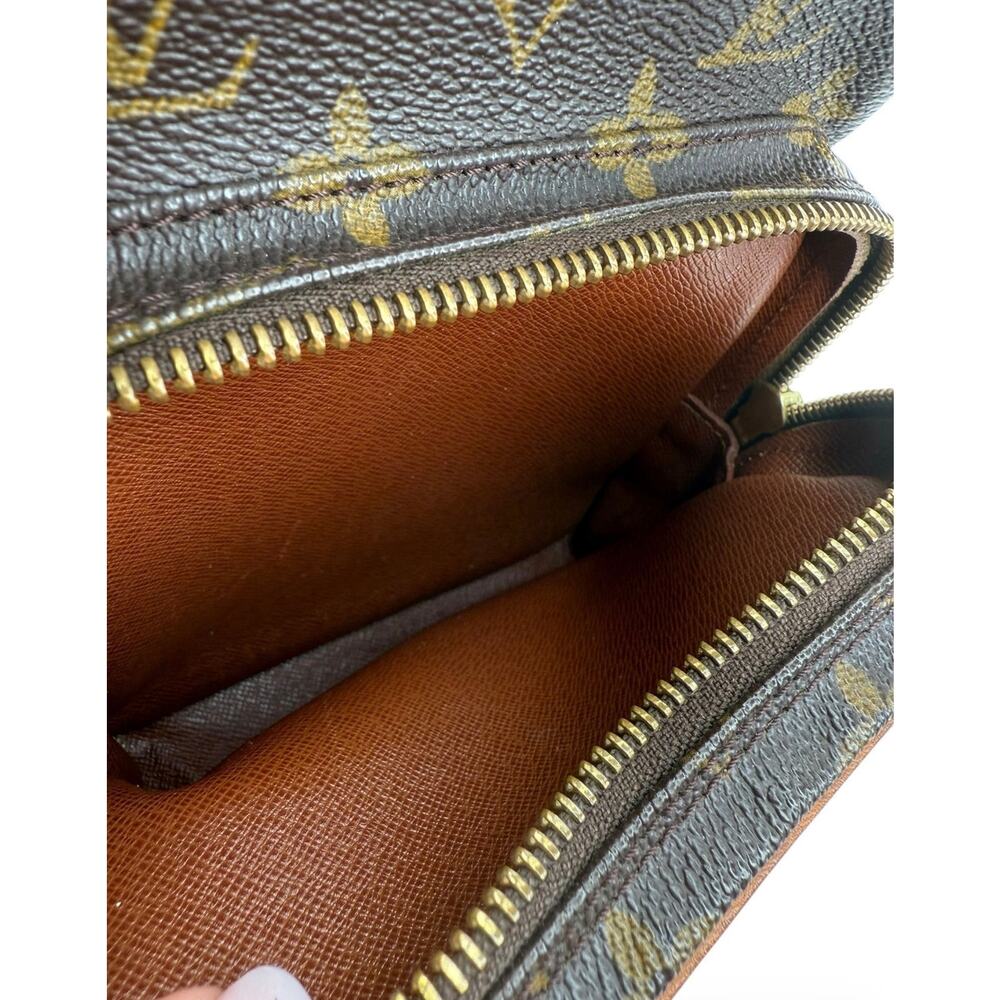 Louis Vuitton Monogram Amazone Crossbody - Picture 5 of 6
